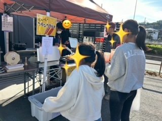 フードスペースやガラガラ抽選会も！