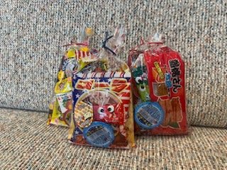お菓子のプレゼントもやってます！